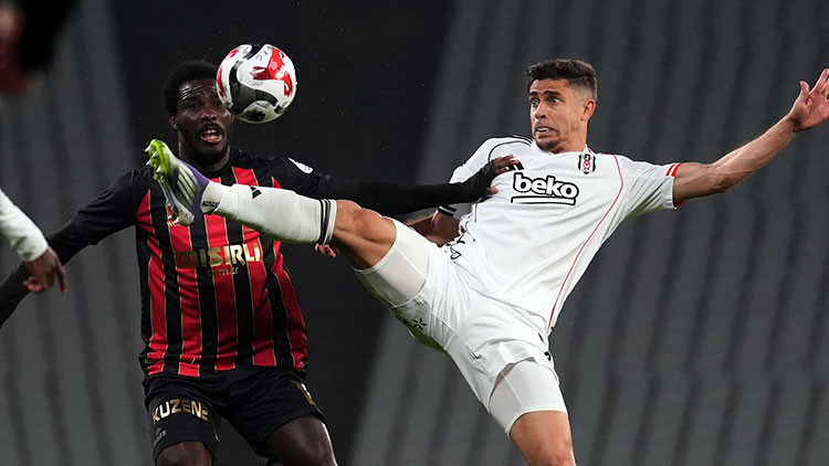 Beşiktaşta Gabriel Paulista sakatlandı