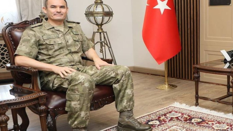 Makam aracıyla insan kaçakçılığı yapan eski tuğgeneralin cezası kesinleşti