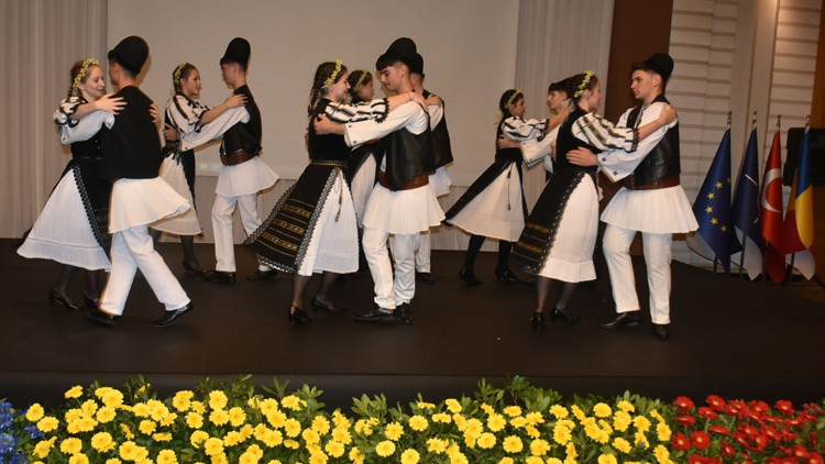 Romanya’nın milli günü İzmir’de görkemli bir törenle kutlandı