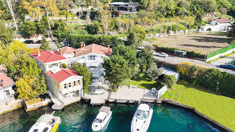 Dizilerin gözde yalısı satılıyor