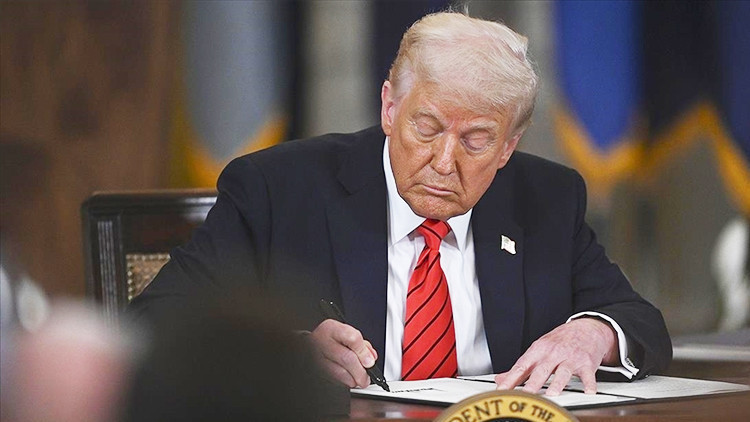 Trumptan Tayvan yasasına onay