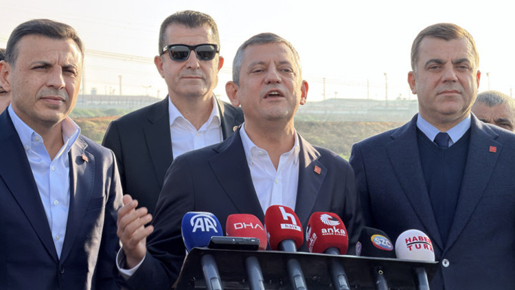 CHP lideri Özel, Ekrem İmamoğlunu ziyaret etti