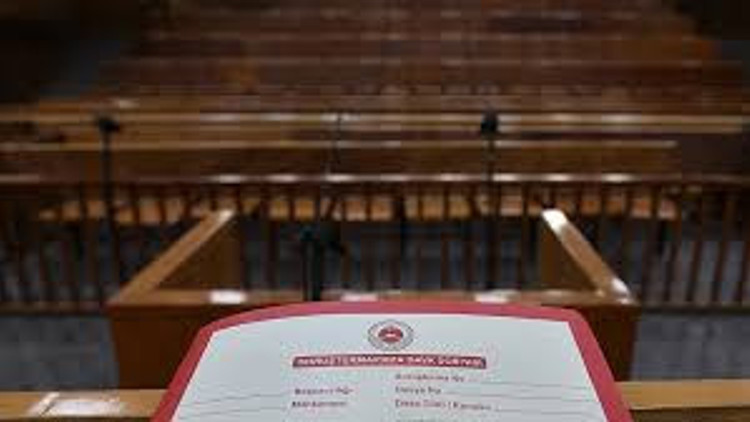 İmamoğlu İnşaata ait resim galerisinde iş insanlarına resim ve heykel aldırıldığı iddiası İmamoğlu İnşaata ait resim galerisinde iş insanlarına resim ve heykel aldırıldığı iddiası