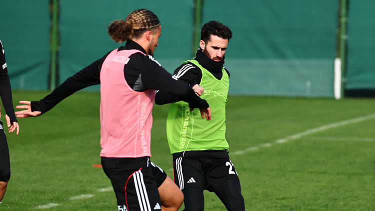 Beşiktaşta Rafa Silva takımla çalıştı