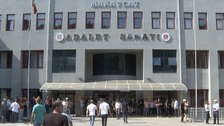 Manavgat Belediyesine yönelik rüşvet davası sanıklarının yargılanması sürüyor