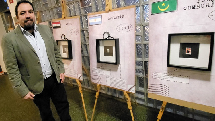 Dünyada Atatürk pulları sergilendi