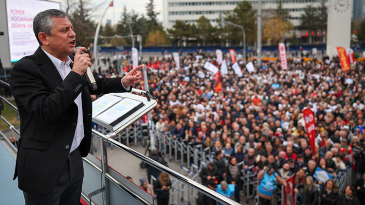 CHP lideri Özel: Meclis meydanlardır