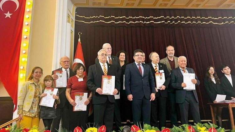 GS’de 50. yıl madalyası GS’de 50. yıl madalyası