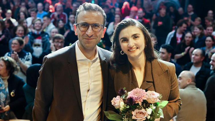 Kiele Türk kökenli Büyükşehir Belediye Başkanı Kiele Türk kökenli Büyükşehir Belediye Başkanı
