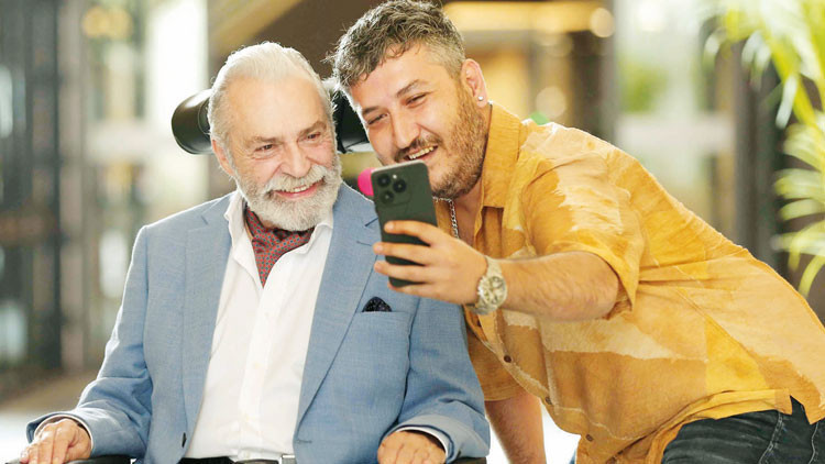 Örgü örerek Yan Yana’yı izlediler