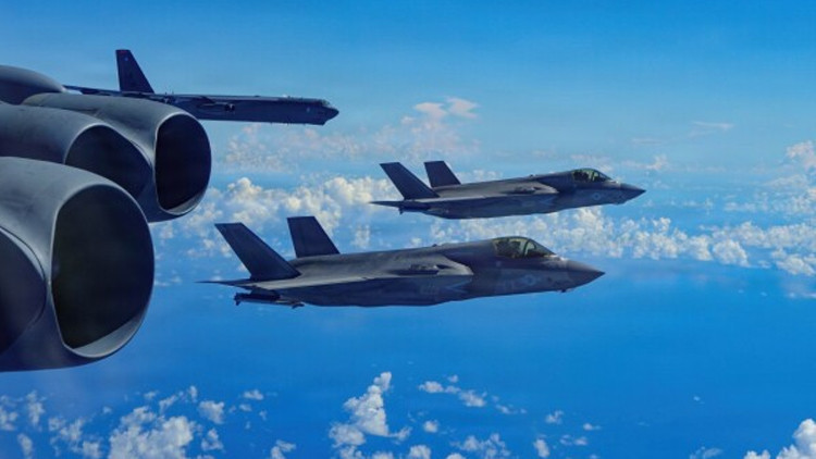 Venezuela hava sahasında alarm: ABD savaş uçaklarını gönderdi Venezuela hava sahasında alarm: ABD savaş uçaklarını gönderdi