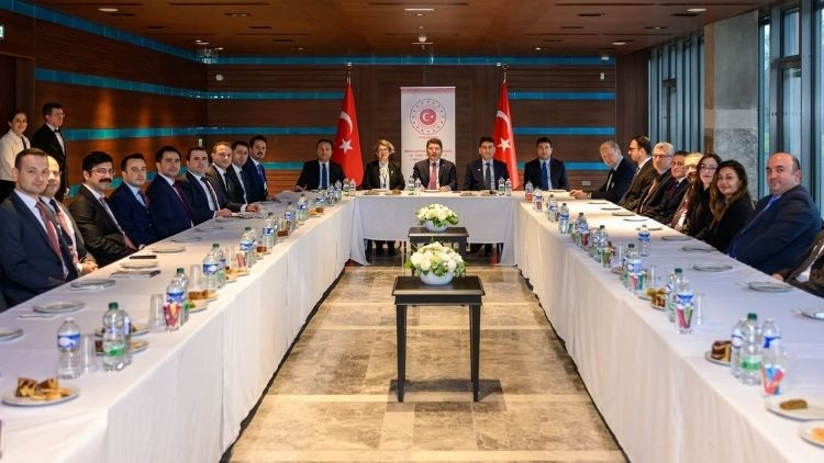 Bakan Tunç, Türkiyenin Avrupa Konseyi Daimi Temsilciliğini ziyaret etti