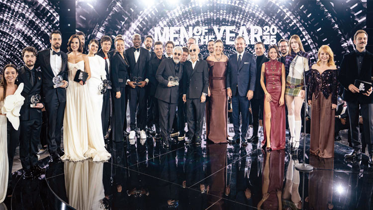 Ödül gecesinde ünlüler geçidi