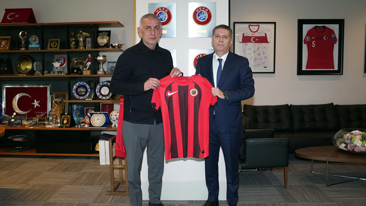 Gençlerbirliği Başkanı Arda Çakmaktan Hacıosmanoğluna ziyaret Gençlerbirliği Başkanı Arda Çakmaktan Hacıosmanoğluna ziyaret