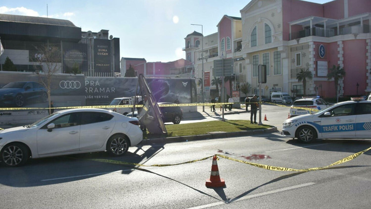 İzmir’de otomobilin çarptığı yaya öldü