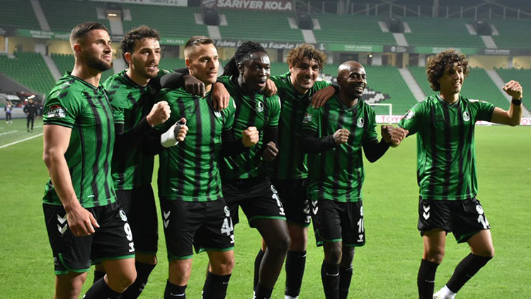 Sakaryaspor, evinde 3 golle kazandı