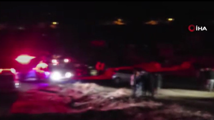 Gökyüzünden büyük bir gürültüyle düşen bilinmeyen cisim aranıyor Gökyüzünden büyük bir gürültüyle düşen bilinmeyen cisim aranıyor