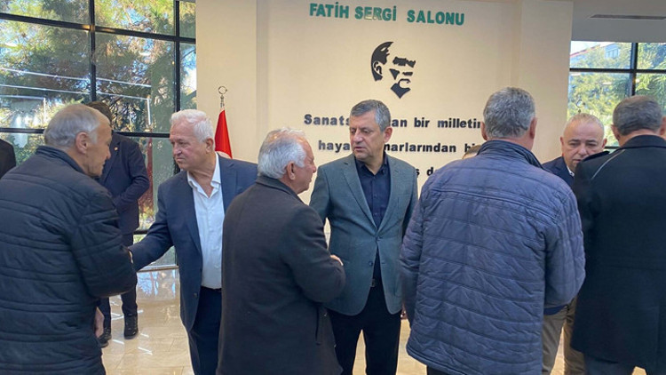 CHP lideri Özel, Manisada Durbay ailesinin taziye kabulüne katıldı