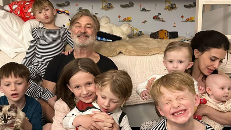 Durmadan çocuk doğurdu, aile odalara sığmaz oldu: Başımızı sokacak yeni ve büyük bir ev arıyoruz