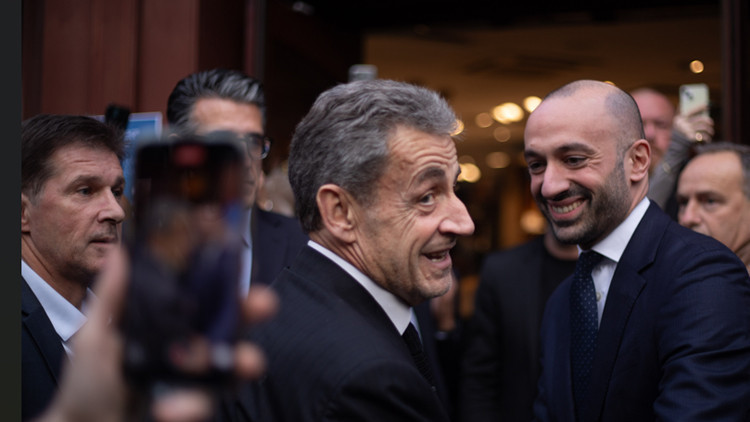 Sarkozy’nin hapishane anı kitabı 100 bin sattı