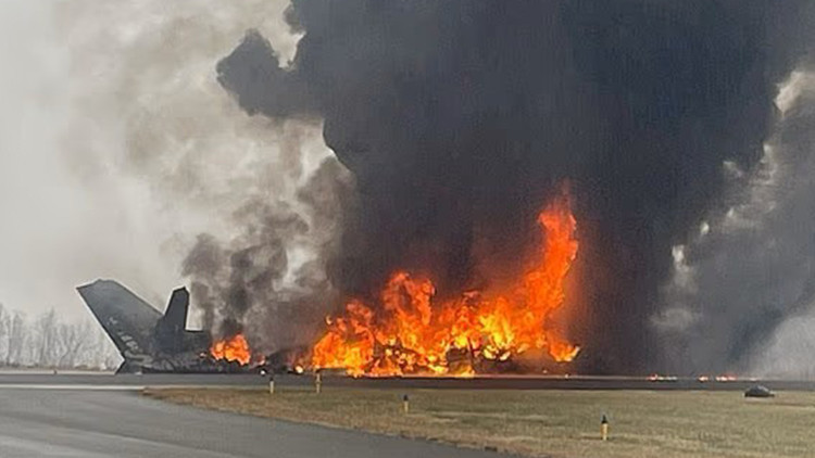 ABD’de havaalanına iniş yapan özel jet düştü ABD’de havaalanına iniş yapan özel jet düştü