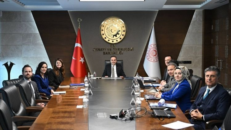 Bakan Kacır, NASA Başkan Yardımcısı Swails ile görüştü