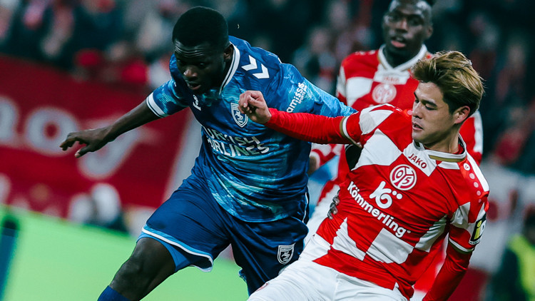 Mainz 2-0 Samsunspor (UEFA Konferans Ligi maçı özeti) Mainz 2-0 Samsunspor (UEFA Konferans Ligi maçı özeti)