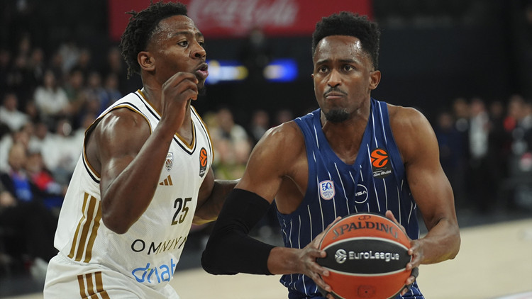 Anadolu Efes 76-80 Dubai Basketbol (Euroleague maçı özeti)