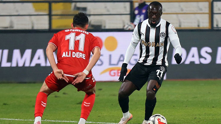 Manisada 4 gol var, kazanan yok Manisada 4 gol var, kazanan yok