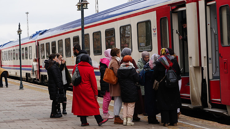 Turistik Doğu Ekspresi sezonun ilk seferine çıkıyor | İşte bilet fiyatları Turistik Doğu Ekspresi sezonun ilk seferine çıkıyor | İşte bilet fiyatları