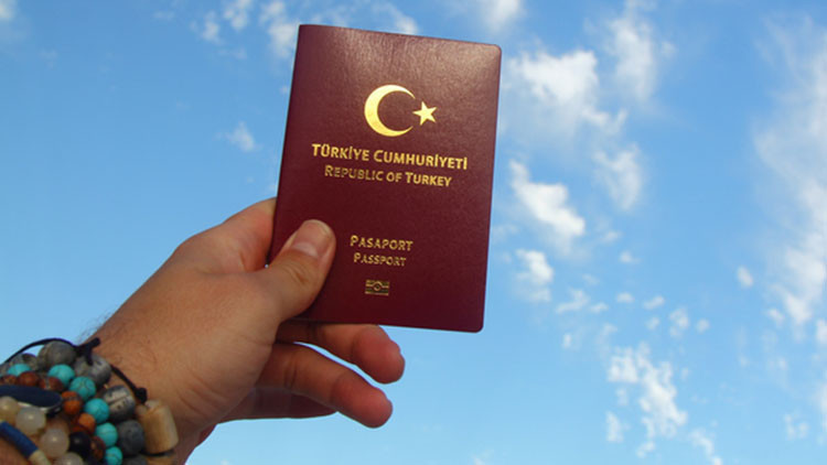 Bir ülkeye daha vize kalktı: Pasaport ile girilebilecek