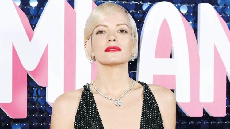 Hastalığını açıkladı: Alışveriş bağımlısı Hastalığını açıkladı: Alışveriş bağımlısı