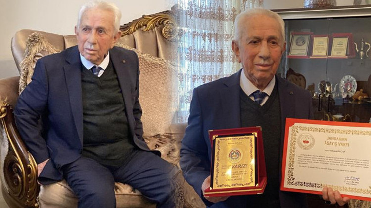 Son birikimi olan 10 Cumhuriyet altınını bağışladı Bu bağışı yaparken de çok gururlandım Son birikimi olan 10 Cumhuriyet altınını bağışladı Bu bağışı yaparken de çok gururlandım