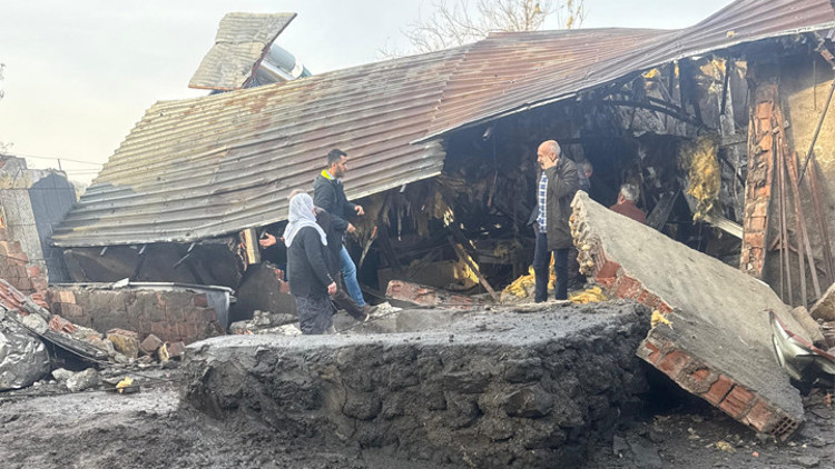 Diyarbakıra peynir üretim tesisinde patlama: 2si ağır 6 yaralı