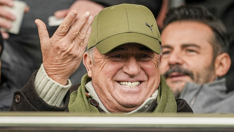 Fatih Terim, Sarıyer - Bodrum FK maçını tribünden izledi