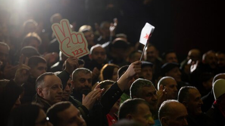Kosova, erken genel seçimde sandık başında Kosova, erken genel seçimde sandık başında