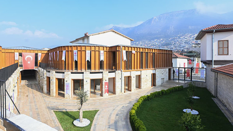 Deprem sonrası Hatay’da kültürel miras ayağa kalktı: Dört yeni kütüphane hizmete açıldı Deprem sonrası Hatay’da kültürel miras ayağa kalktı: Dört yeni kütüphane hizmete açıldı