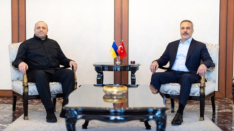Dışişleri Bakanı Hakan Fidan Ukraynalı yetkili ile görüştü Dışişleri Bakanı Hakan Fidan Ukraynalı yetkili ile görüştü