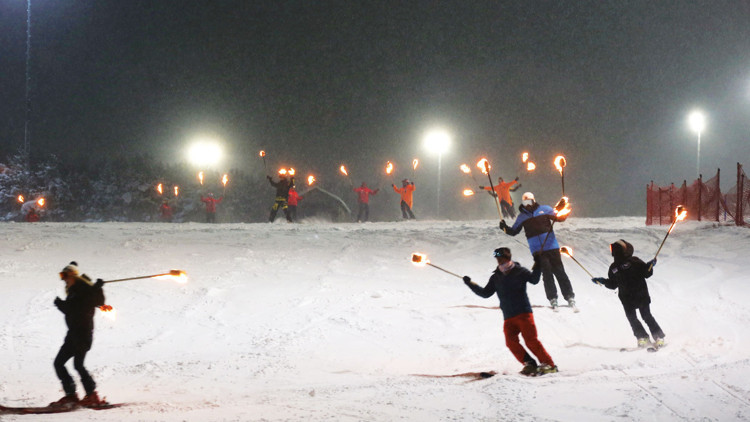Türkiye yeni yıla böyle ‘merhaba’ dedi... Huzurla barışla geç 2026