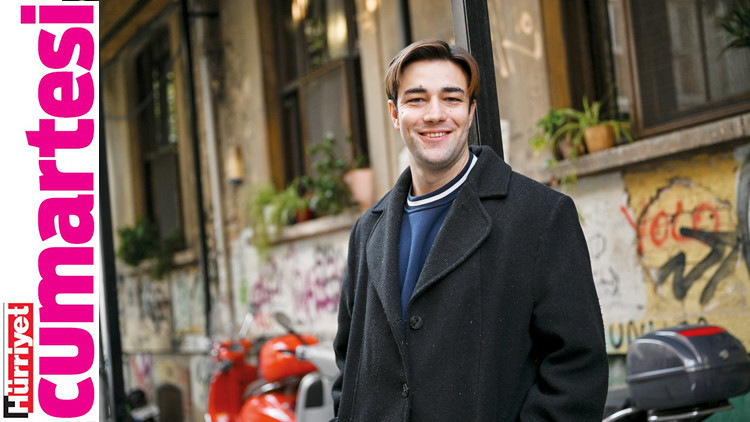 ‘Hepimiz ailelerimizin yaşadığı travmaların devamı olarak büyüyoruz’