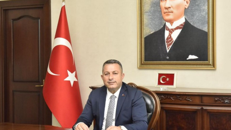 Tahir Şahin kimdir, nereli, kaç yaşında Yeni Trabzon Valisi Tahir Şahinin biyografi bilgileri