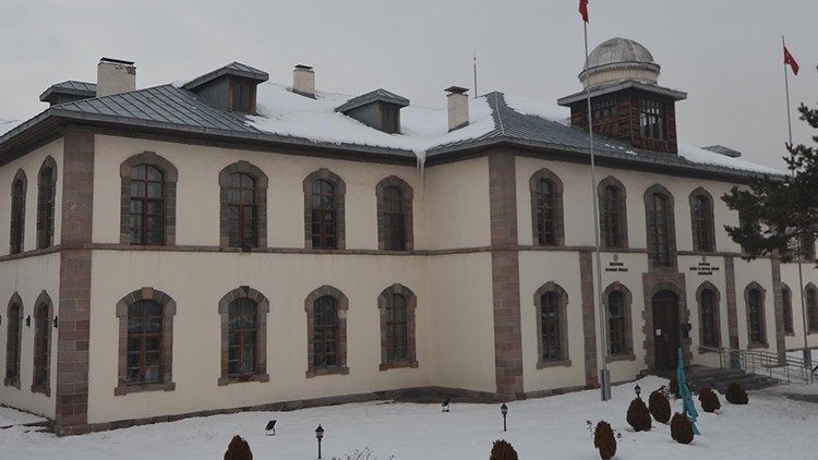 Tarihi kararlar burada alınmıştı | Erzurum Kongresinin yapıldığı bina ziyarete kapatıldı