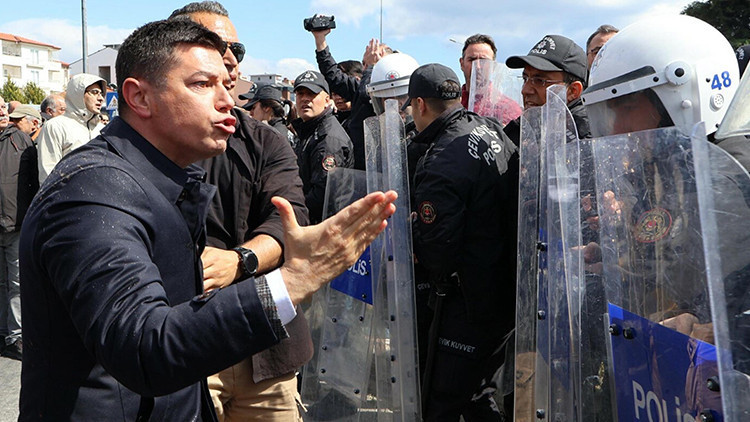 Polise saldıran belediye başkanı için istenen ceza belli oldu