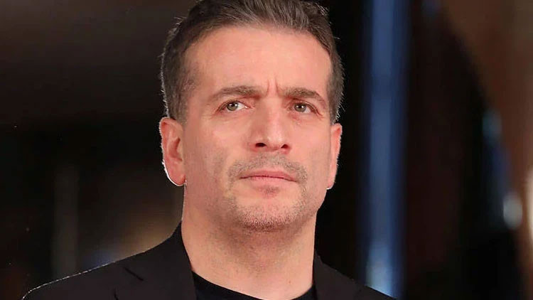 Ekrana dönüyor Ekrana dönüyor