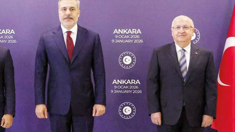 Ankara’dan SDG’ye bir uyarı daha... Bakan Fidan: 10 mart mutabakatı’na uyun Bakan Güler: Suriye’nin güvenliği bizim güvenliğimiz Ankara’dan SDG’ye bir uyarı daha... Bakan Fidan: 10 mart mutabakatı’na uyun Bakan Güler: Suriye’nin güvenliği bizim güvenliğimiz