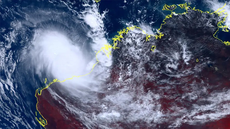 Avustralyada Koji Siklonu karaya ulaştı: Binlerce hane elektriksiz kaldı