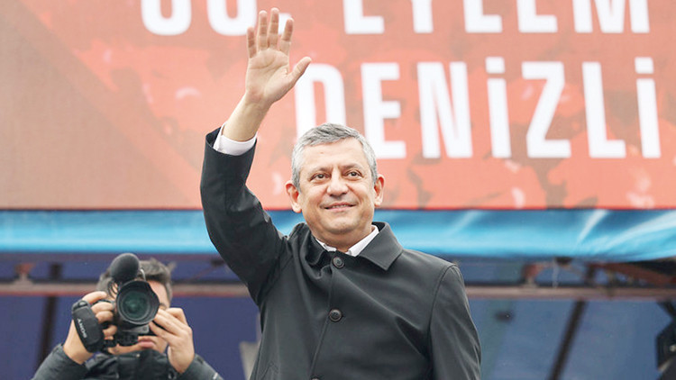 Özgür Özel Denizli’den seslendi: Pijamalılara selam olsun Özgür Özel Denizli’den seslendi: Pijamalılara selam olsun