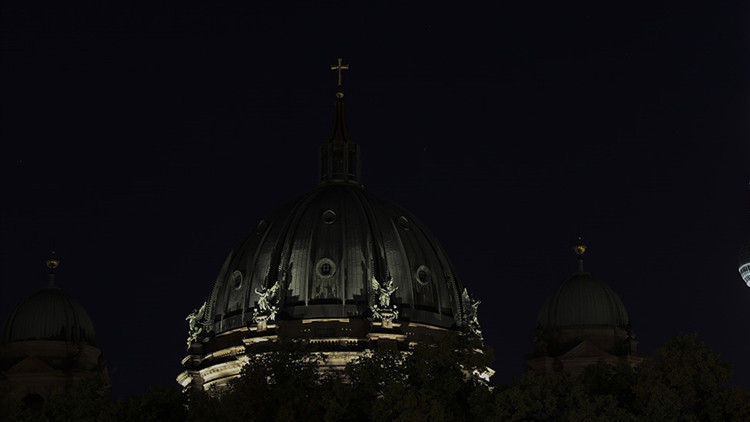 Dobrindt: Aşırı solcuların peşindeyiz