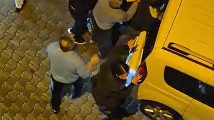 İstanbul - Kağıthane’de hatalı park kavgası; uzun süre kornaya basınca darbedildi