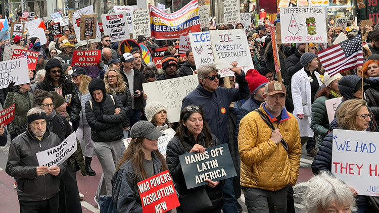 New Yorkta Trumpa karşı büyük protesto